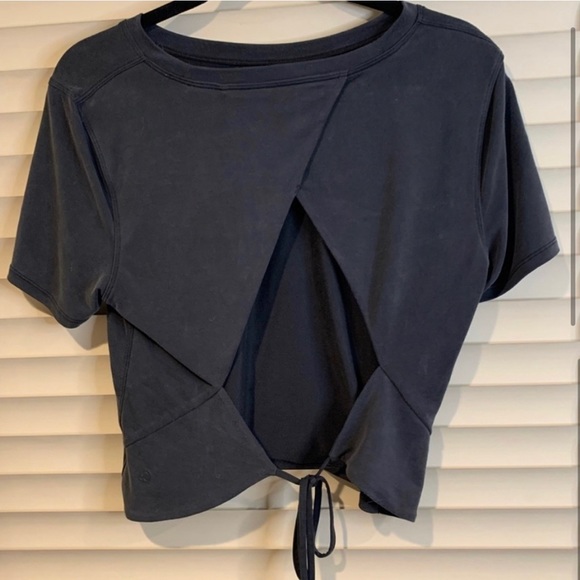 Lululemon shirt! - Picture 2 of 4